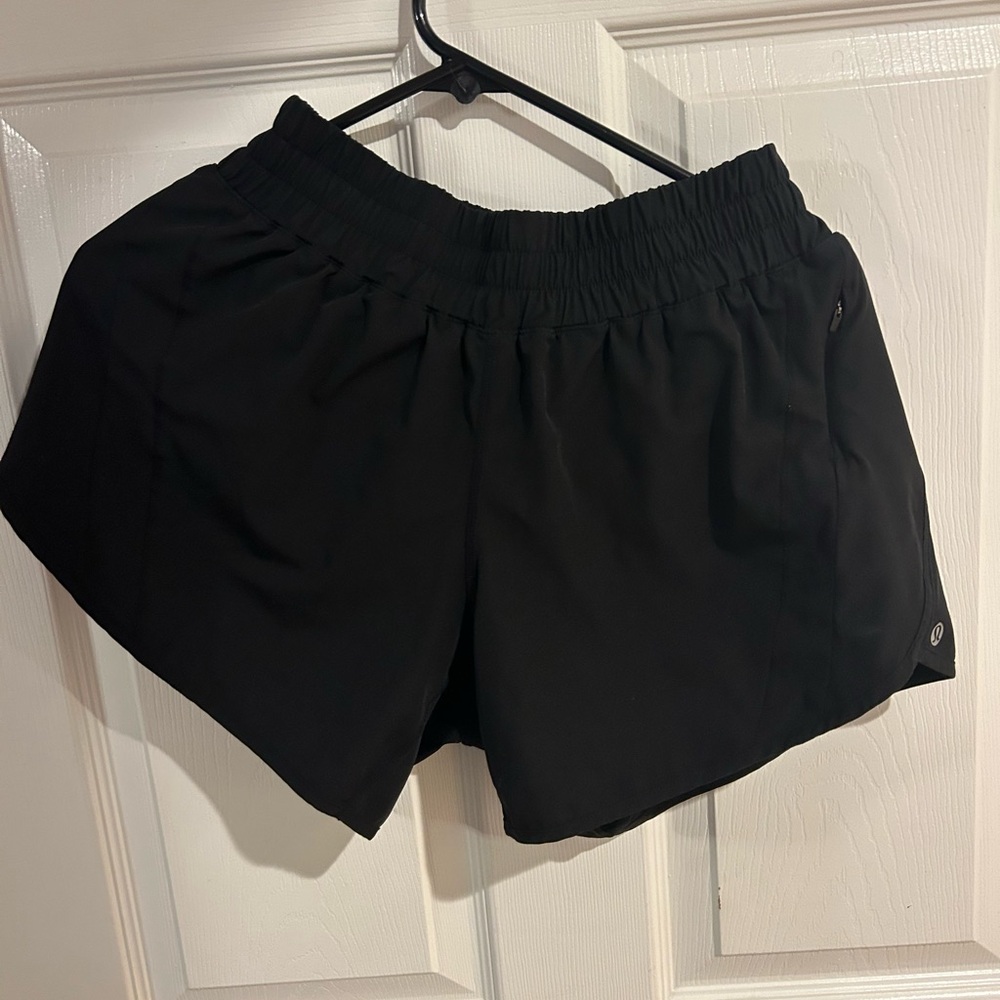 lululemon Black hotty hot high rise 4in Shorts